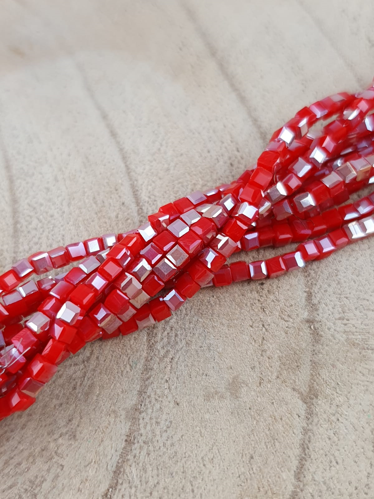 Facet Cube - Red AB