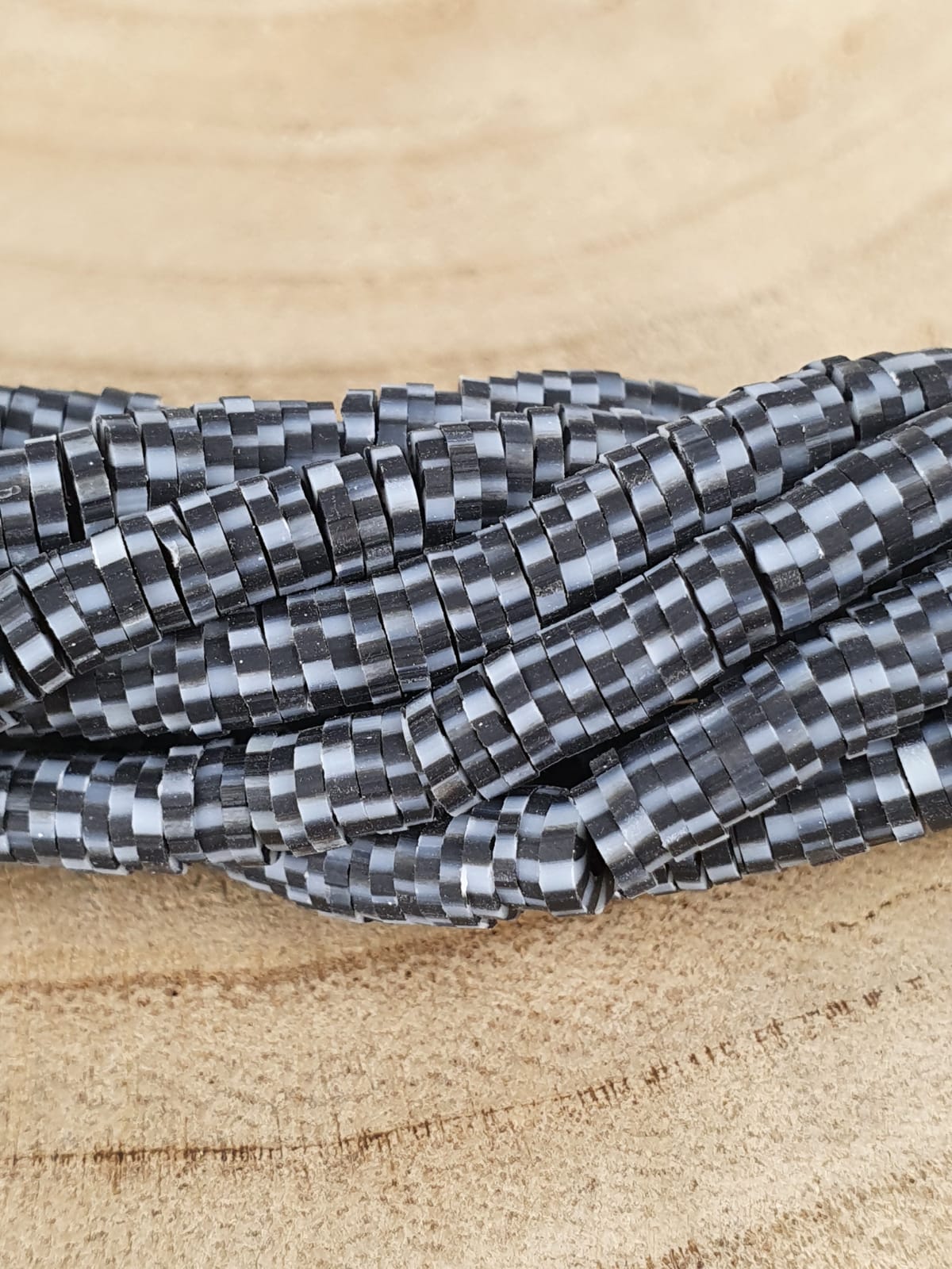 Katsuki Fimo Kraal - Black & White