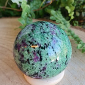 Robijn in Zoisiet - Bol