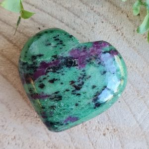 Robijn in Zoisiet - Hart