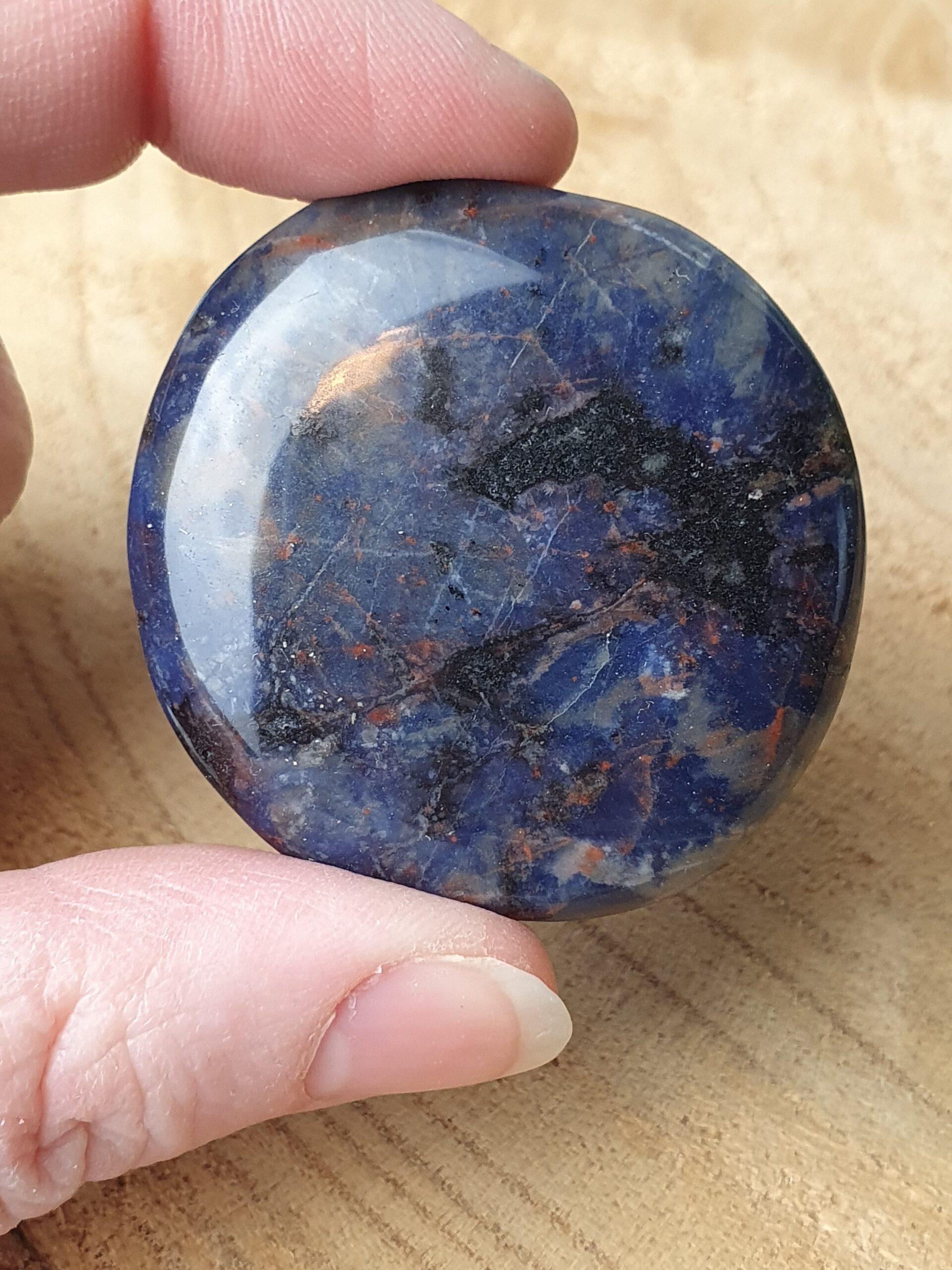 Sodaliet Knuffelsteen - - Natuurlijk - Edelsteen - Sparklin Moon