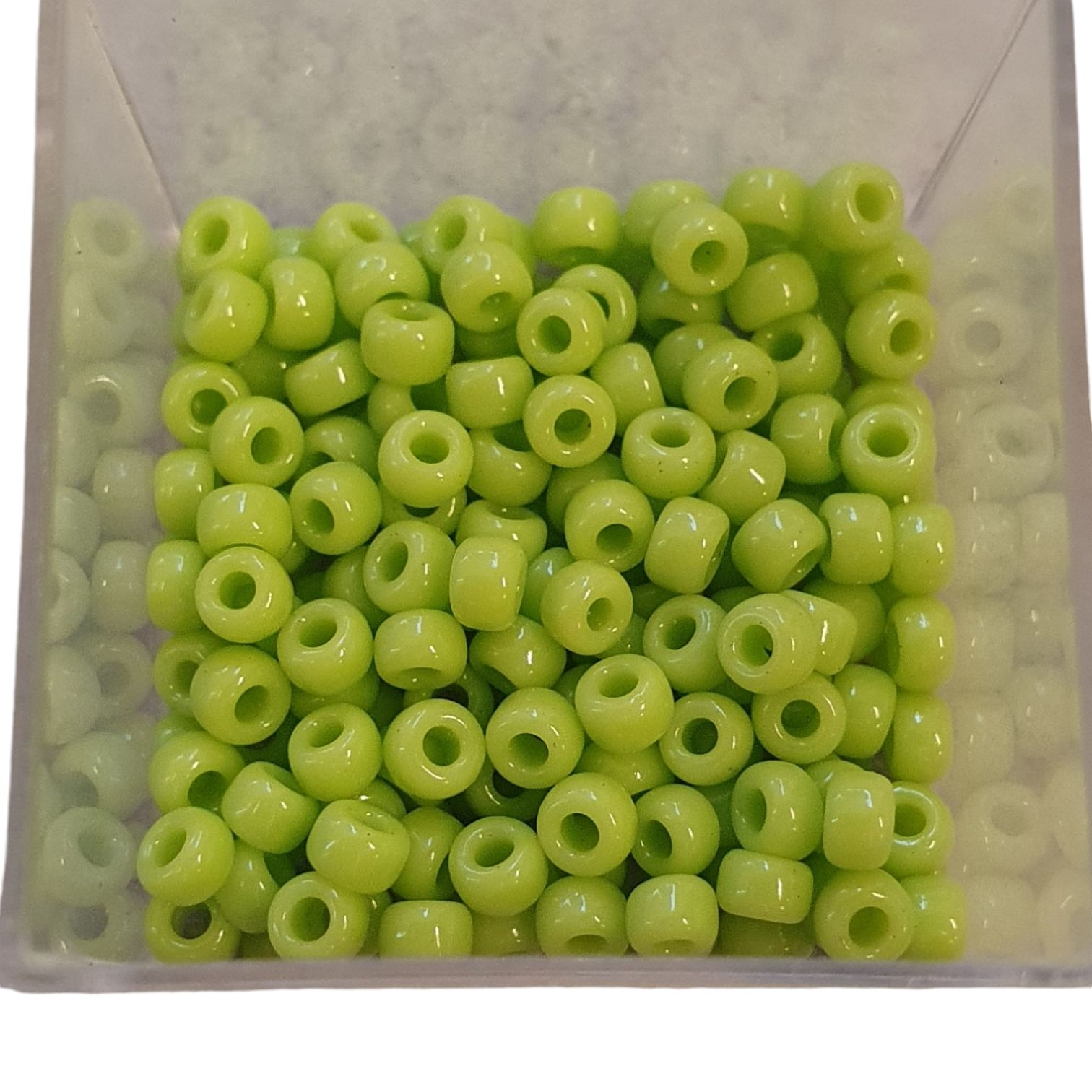 Miyuki Rocailles 8/0 - Opaque Chartreuse Green
